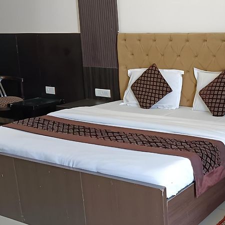 Hotel Shree Kanta Gurgaon Eksteriør billede