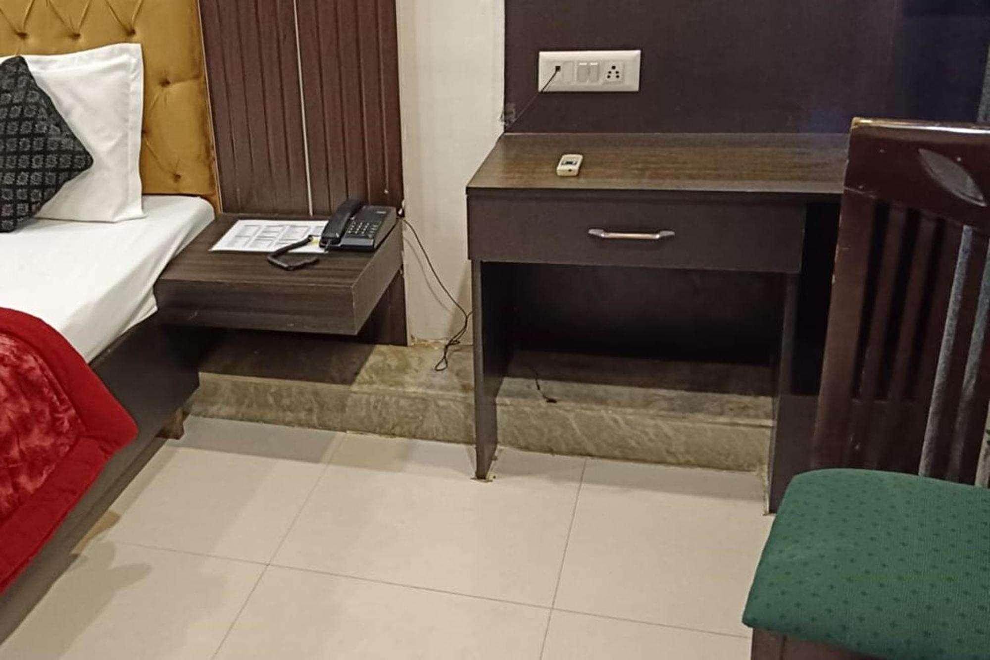 Hotel Shree Kanta Gurgaon Eksteriør billede