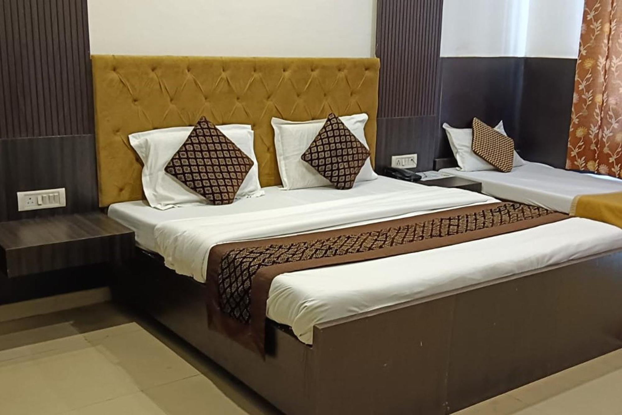 Hotel Shree Kanta Gurgaon Eksteriør billede