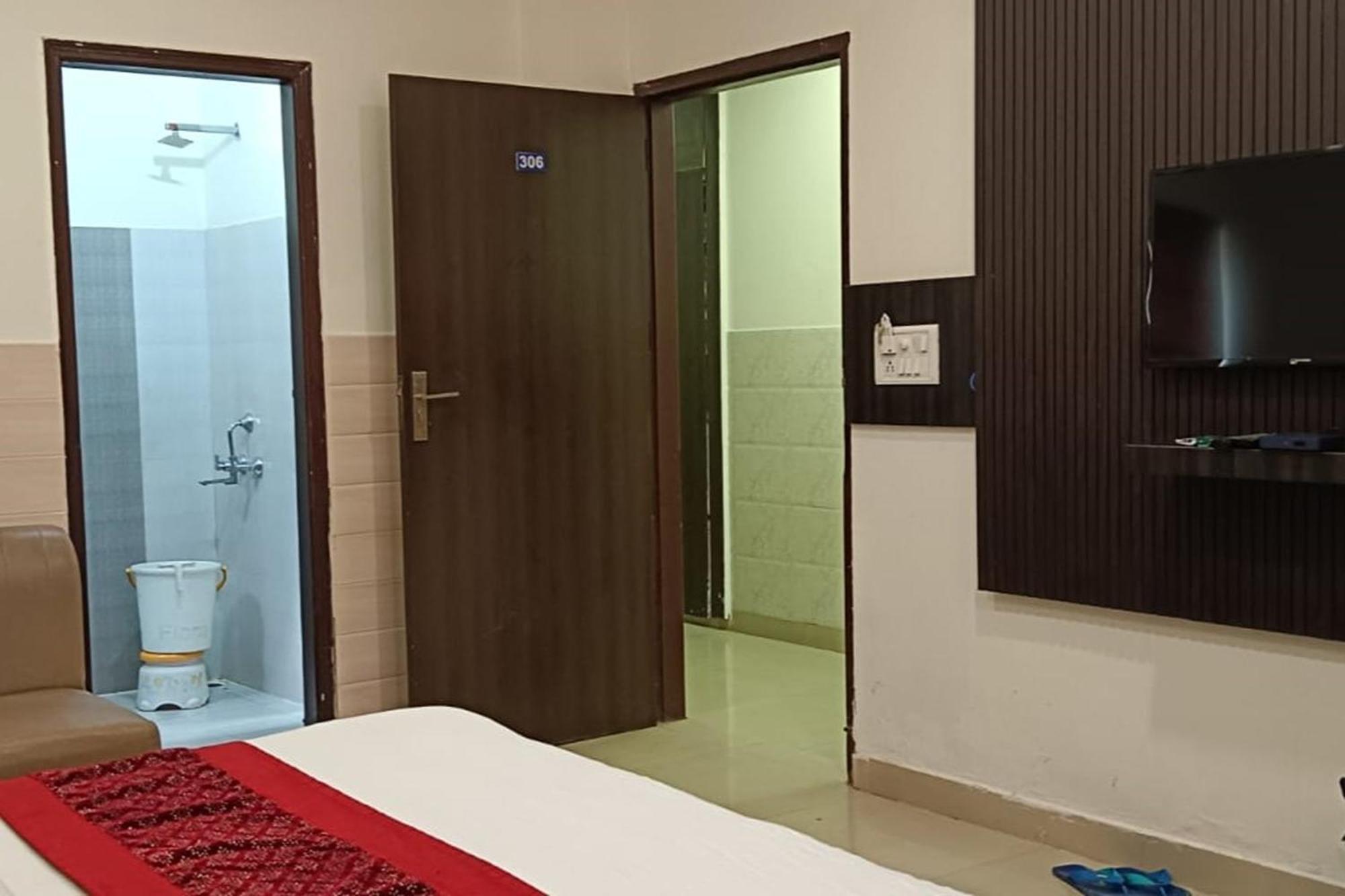 Hotel Shree Kanta Gurgaon Eksteriør billede