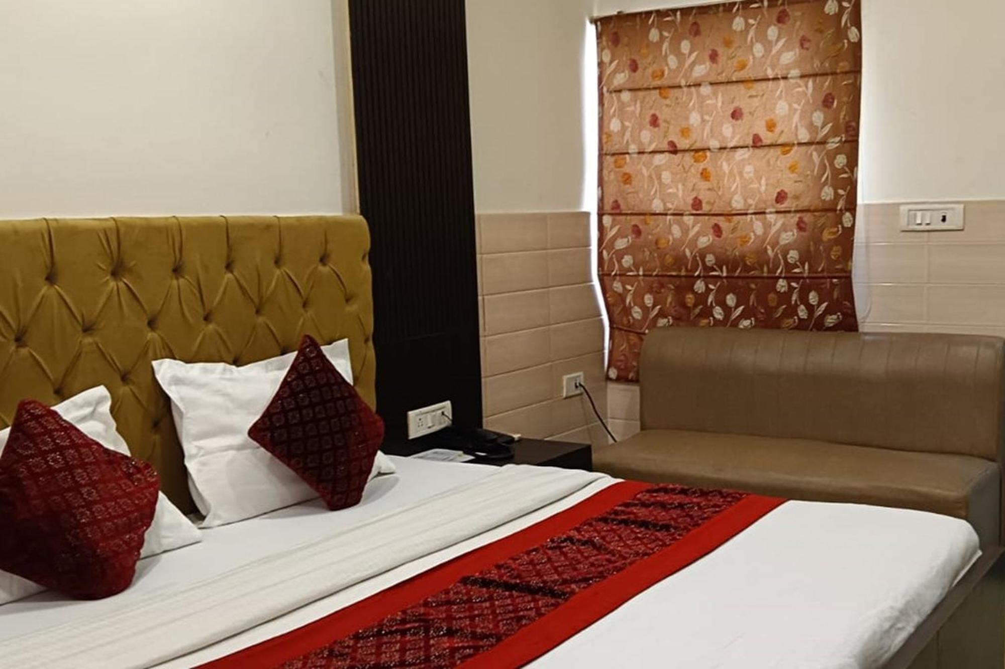 Hotel Shree Kanta Gurgaon Eksteriør billede