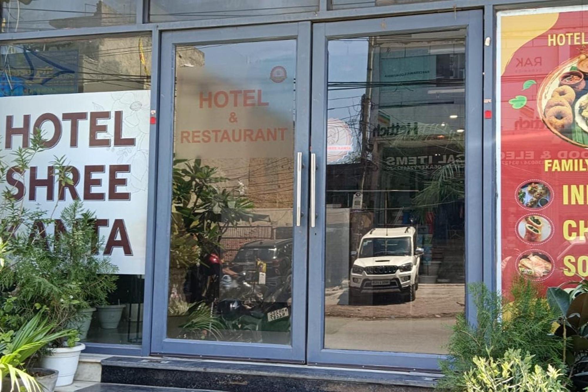 Hotel Shree Kanta Gurgaon Eksteriør billede