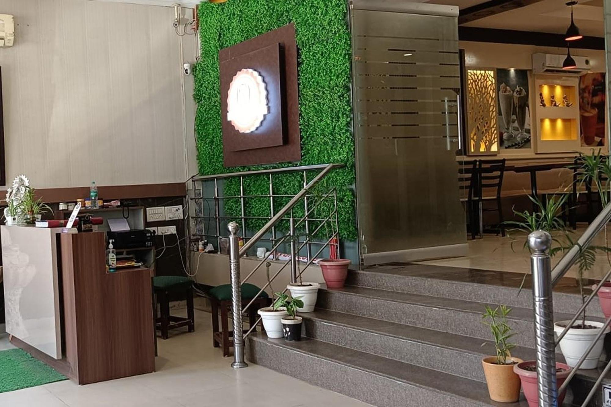 Hotel Shree Kanta Gurgaon Eksteriør billede
